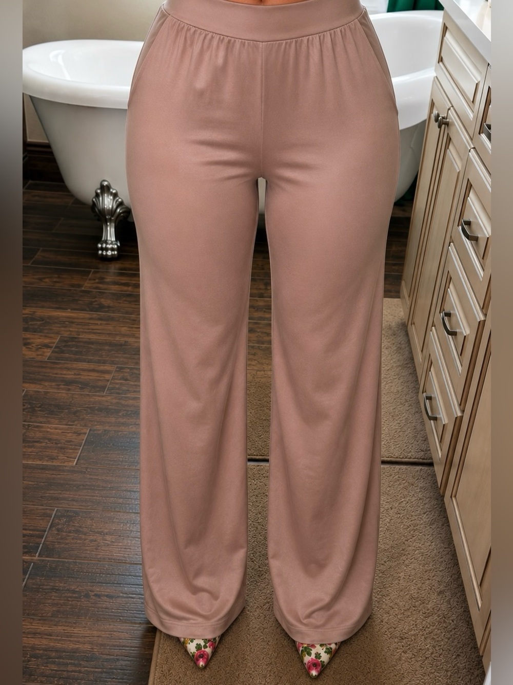 Wide Leg Pants in blush/champagne Sz Large